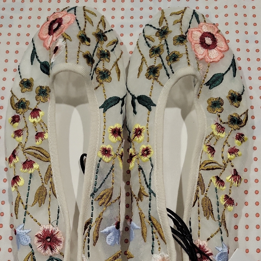 Zara White and Pink Floral Flats